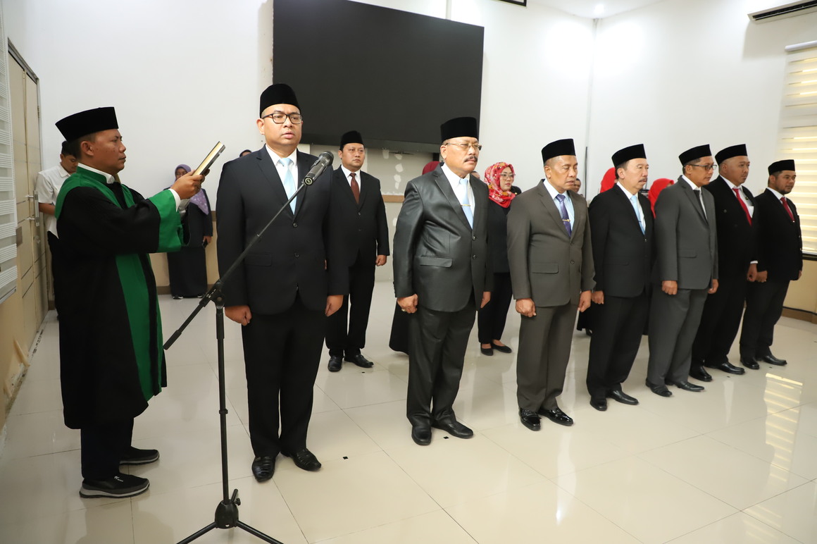 Bupati Warsubi Kukuhkan 13 Pejabat, Bapperida Jadi Motor Perencanaan