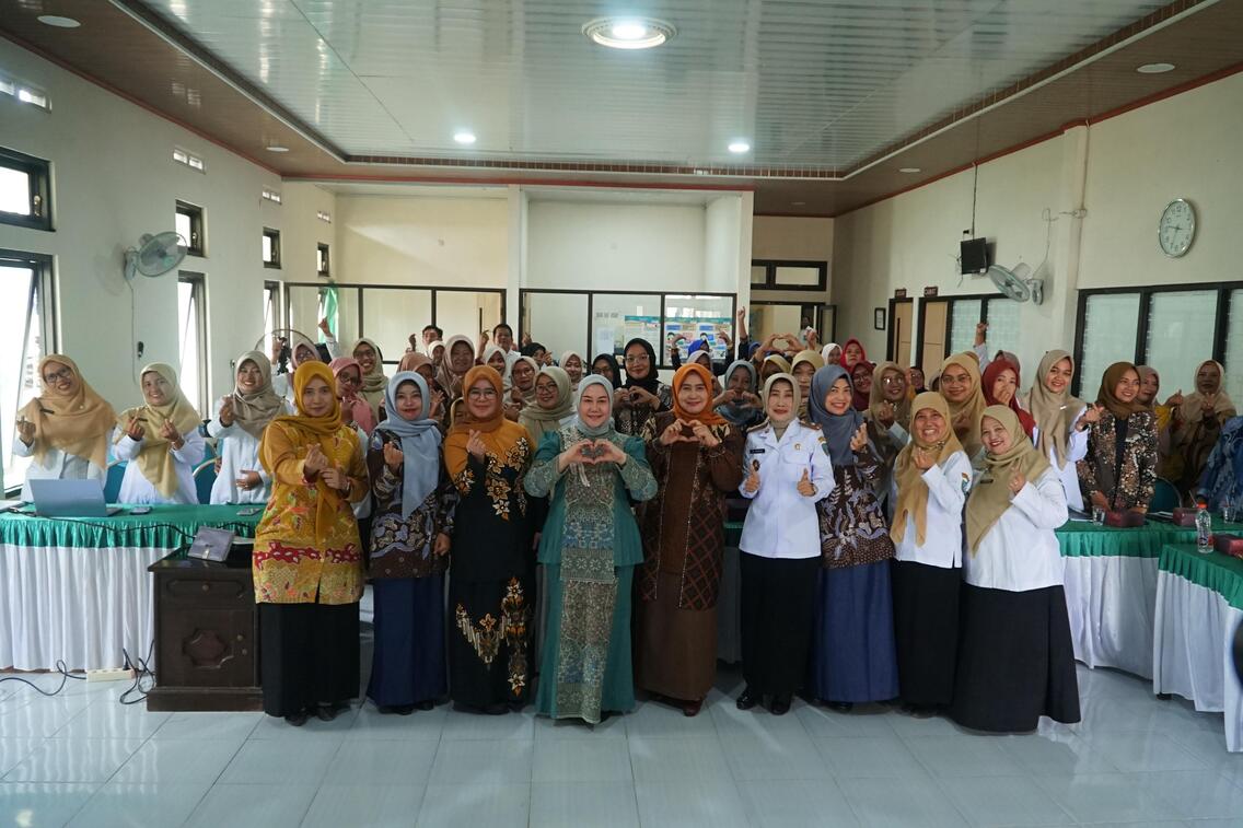 Perempuan-Perempuan Penjaga Masa Depan: Kisah Sosialisasi Bunda PAUD di Tembelang