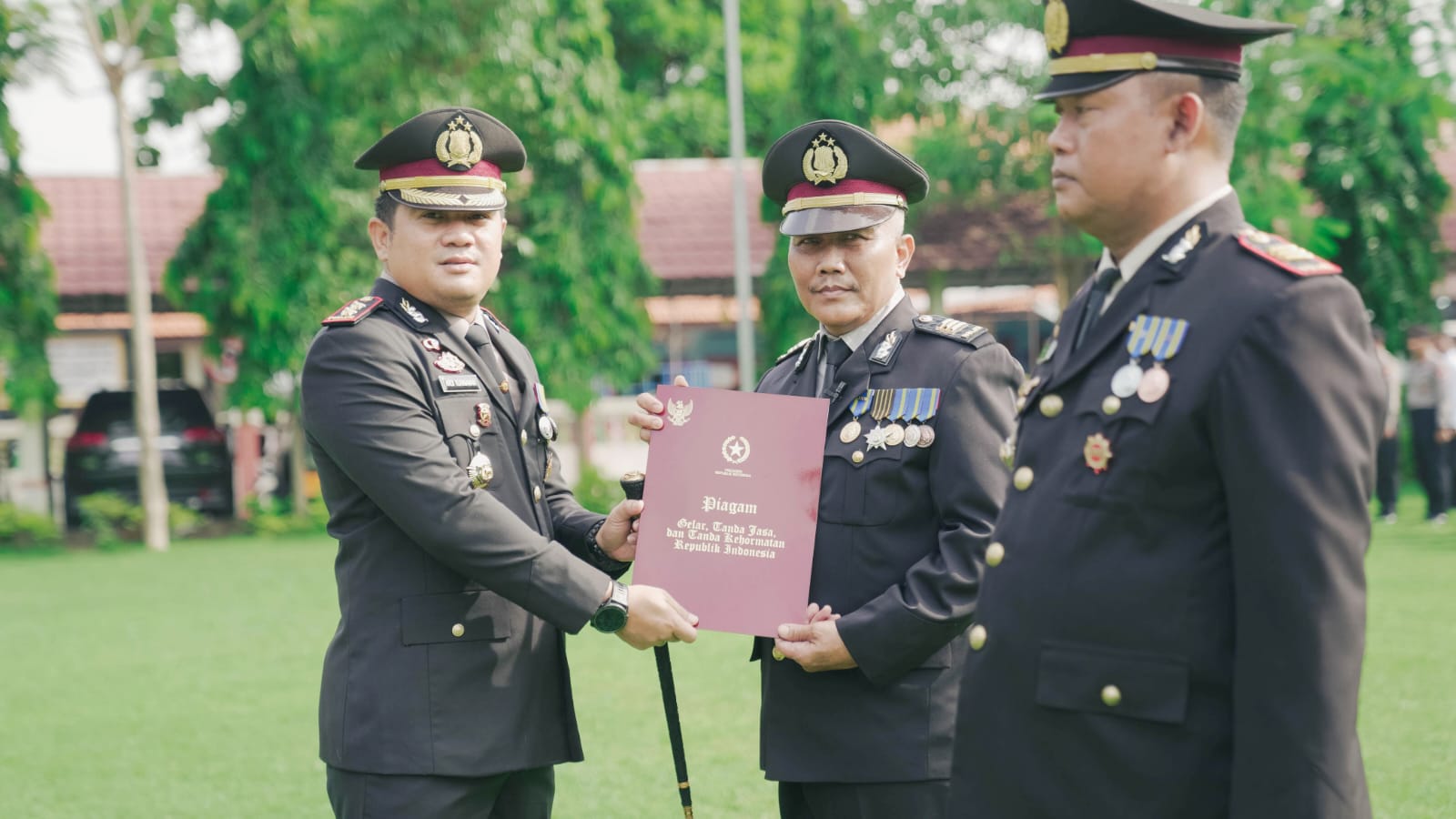 Apresiasi Loyalitas: 61 Personel Polres Jombang Terima Satyalancana Pengabdian