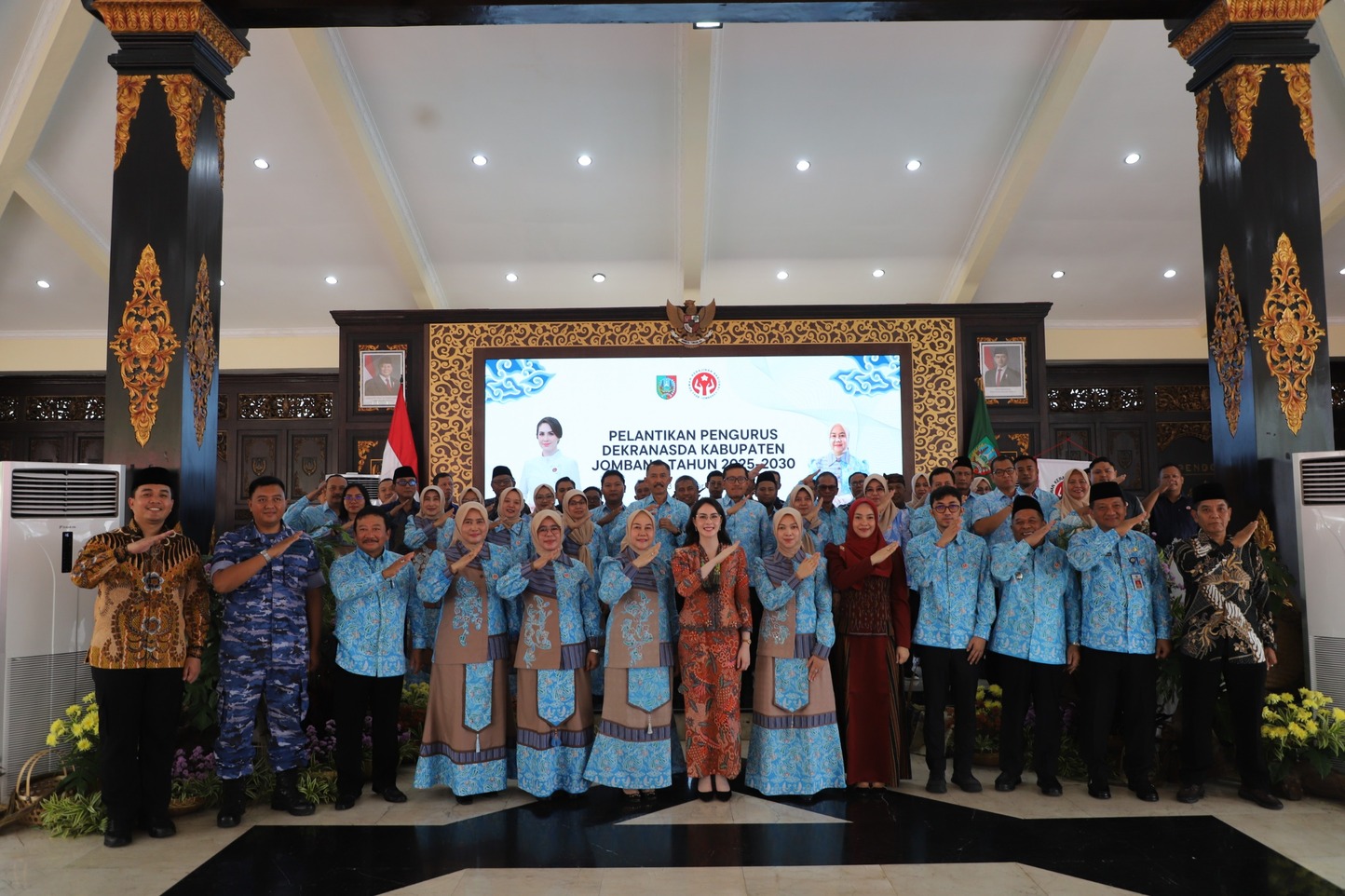Pelantikan Pengurus Dekranasda Jombang 2025–2030, Yuliati Warsubi Tegaskan Komitmen UMKM Naik Kelas