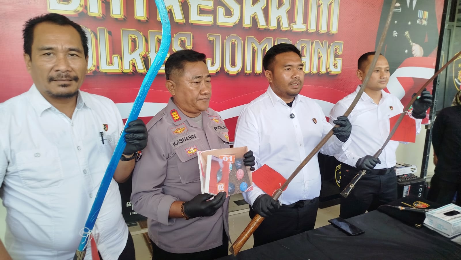 Gagalkan Tawuran Berdarah, Polres Jombang Sita 9 Bom Bondet dan Celurit Raksasa