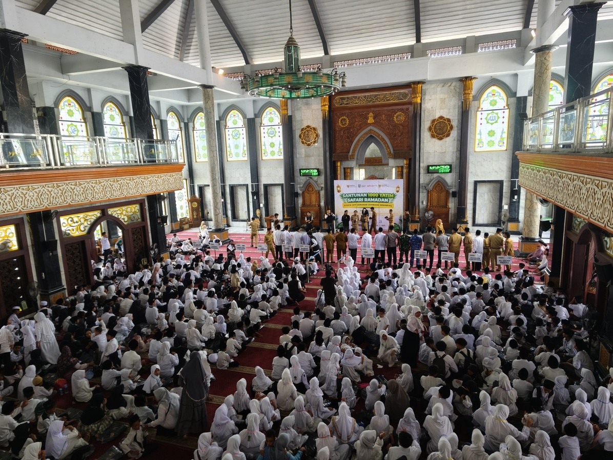 Bersama Baznas, Bupati Warsubi Santuni 1000 Anak Yatim