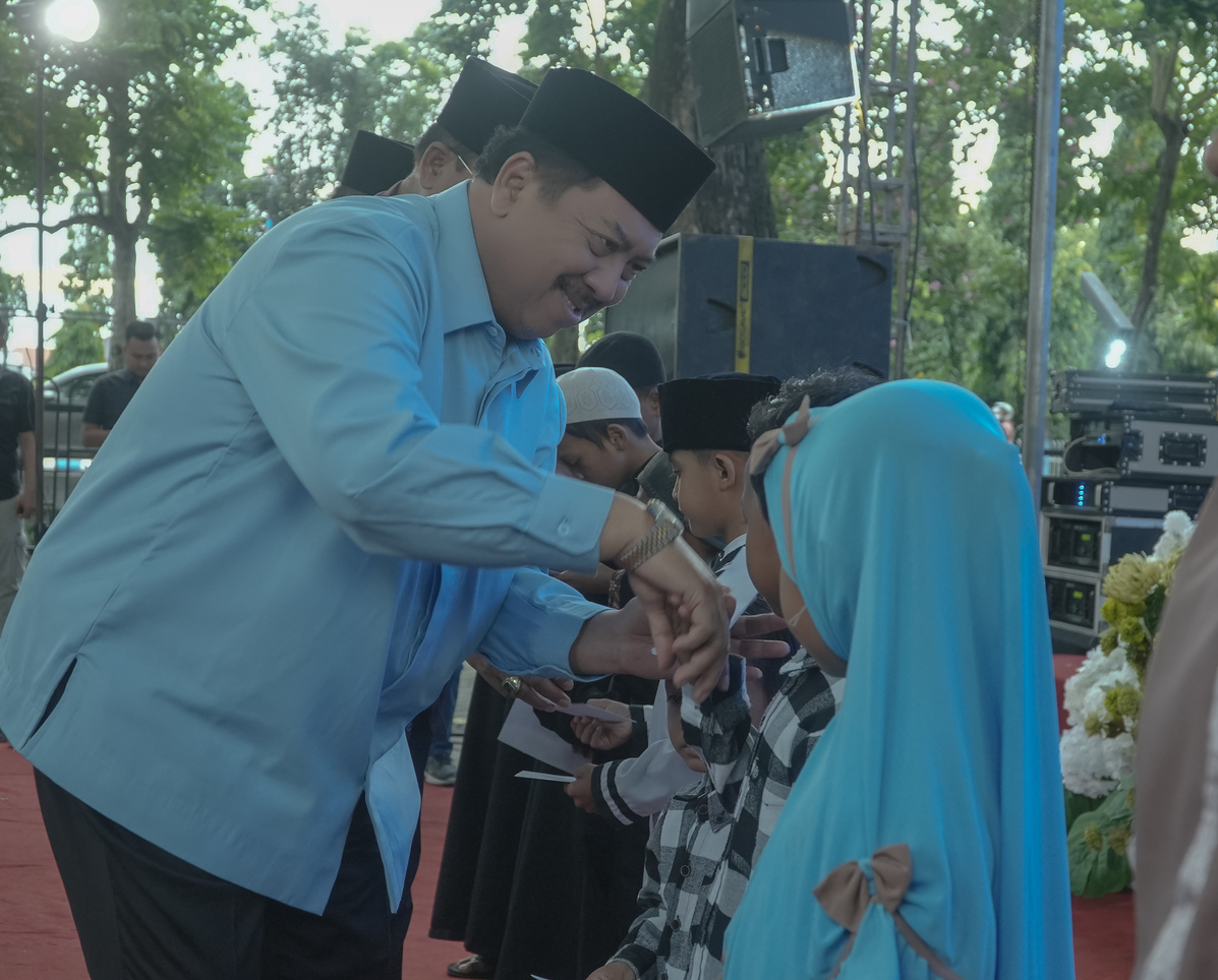 PSS Jombang Santuni Anak Yatim, Bupati Warsubi Ajak Jaga Ketertiban Ramadan