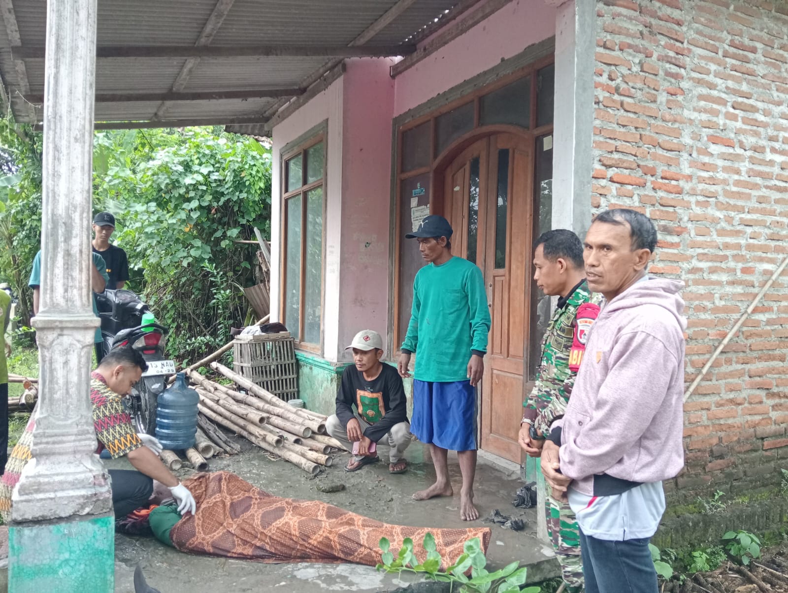 Dua Buruh Tani Tersambar Petir Saat Angkut Padi, Satu Tewas di Lokasi