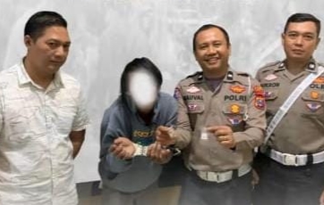Gagal Kabur, Pengendara Motor di Jombang Tertangkap Buang Puluhan Pil Koplo
