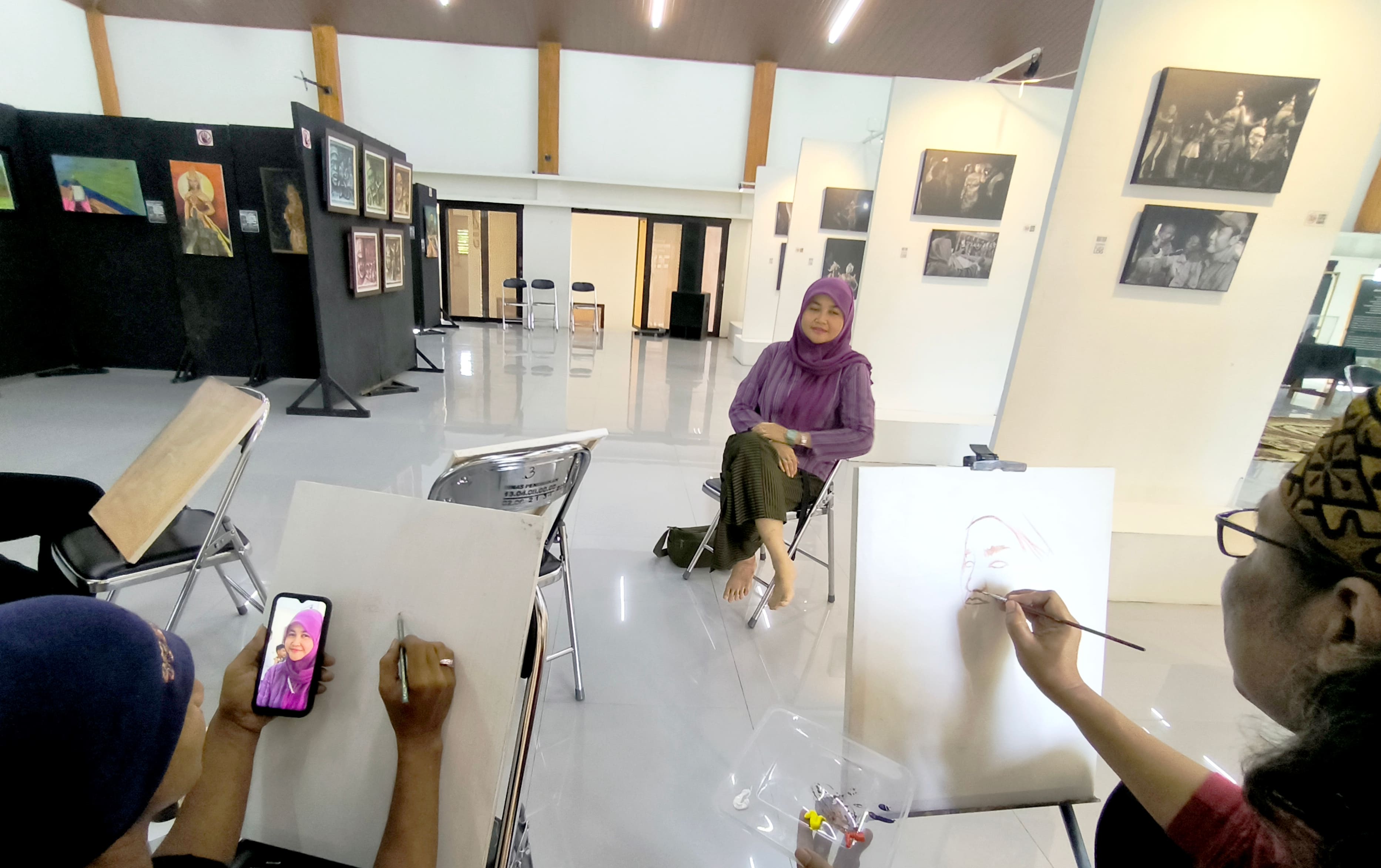 Goresan Kuas Kopi Jombang: Menghidupkan Kanvas di Pameran Cagar Budaya