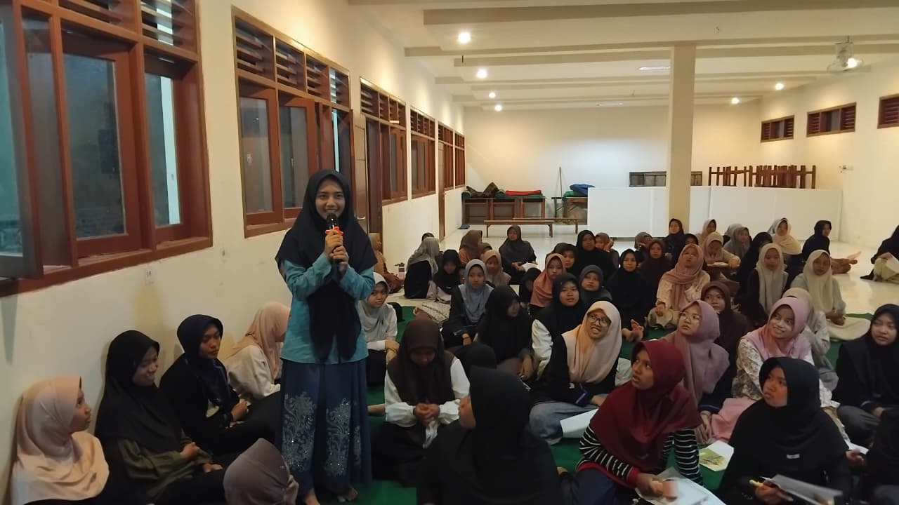 Pondok Pesantren Salafiyah Syafiiyah Khoriyah Hasyim Seblak Bangkitkan Budaya Berliterasi di Momen Hari Buku Nasional