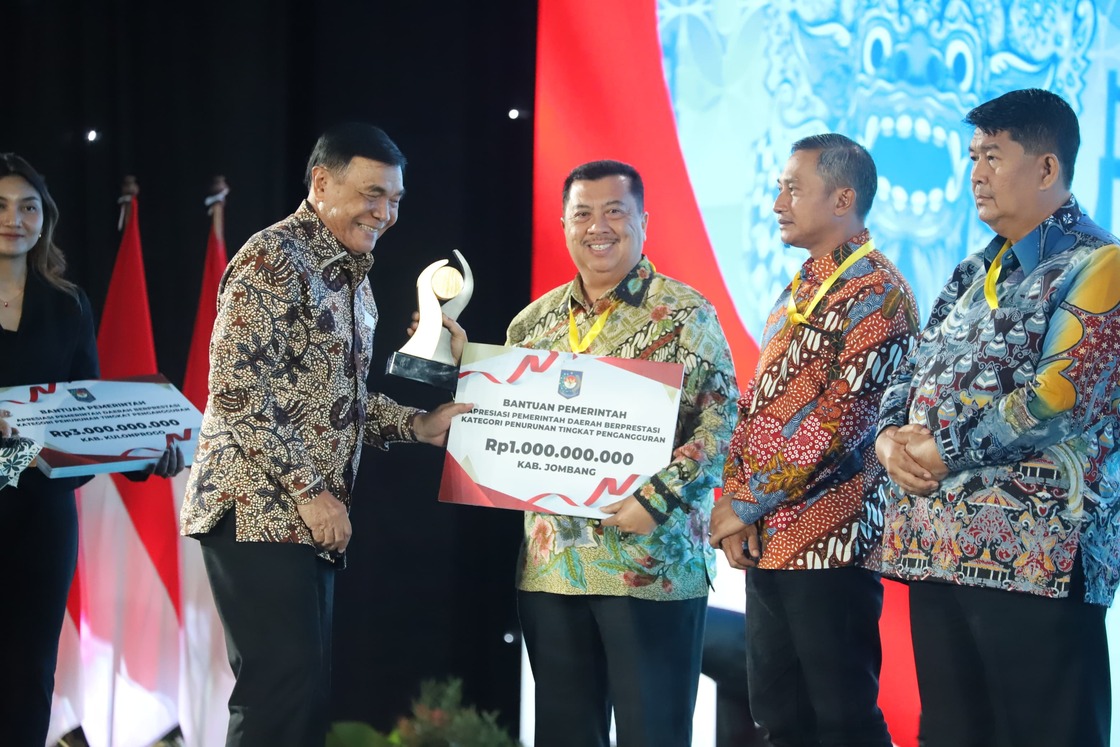 Jombang Terima Apresiasi Rp1 Miliar atas Keberhasilan Menekan Pengangguran